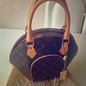 Loius Vuitton Monogram Ellipse PM Hand bag
